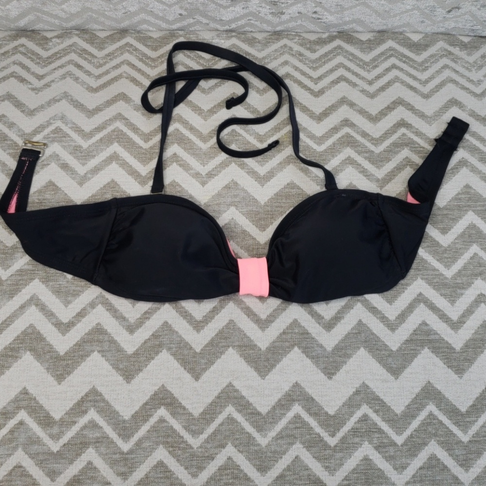 Black bikini top